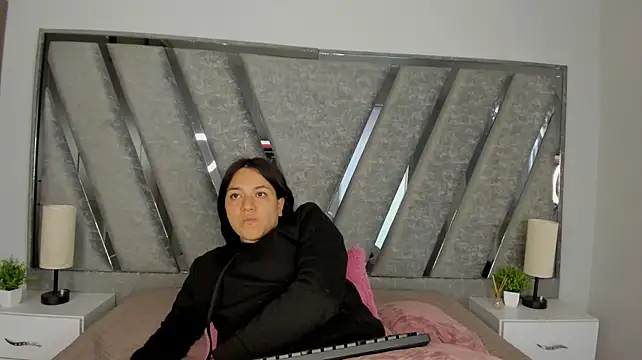 Dali_collin - flash tits