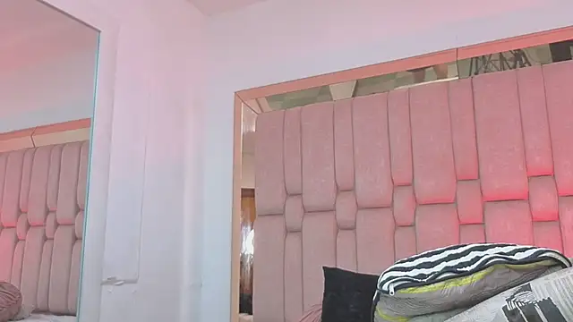 Olivia_benett - rub pussy + control lush 2 min