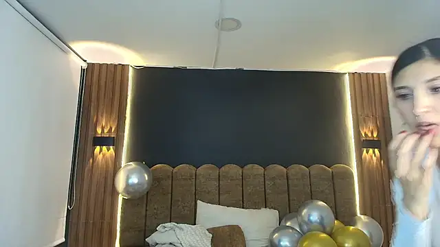 Ambarross_ - Topless—look at my beautiful boobs