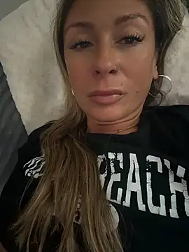 Bossyroxy84 - Dildo missionary fuck