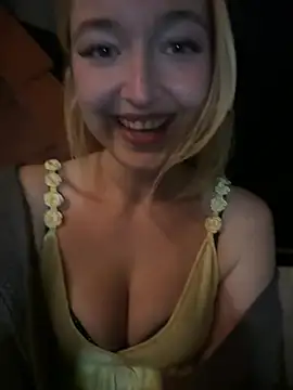 Emilypeperoni - Slap Ass 5 Times😈😈👀