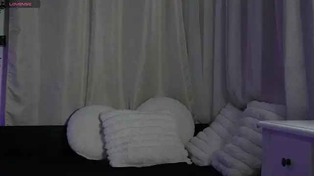 SiennaNoir4 - Play with tities and niples