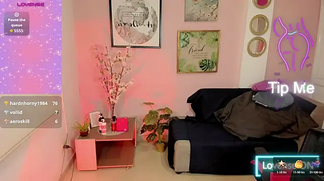 Salma_Hayekk - show ass
