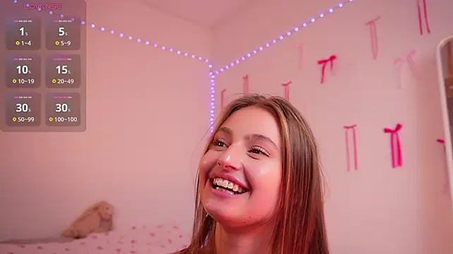 Lisa_poetry - Spray water on booty and sexy doggy