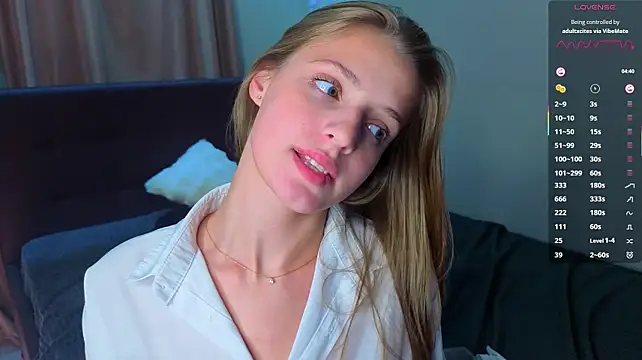 FayeLivingston - remove 1 button for every 100 tokens