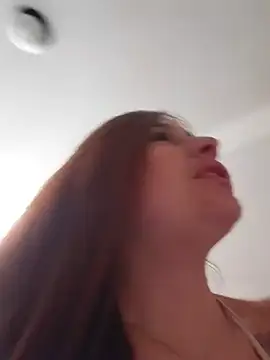 Julii_Sw - I masturbate my friend