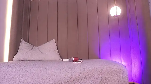 Ashley_Beaomunt - Pussy Play with Domi