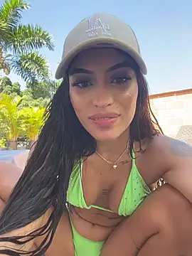 MystiqueXXX - RIDING TORSO IN PUBLIC TERRACE! 🥵🫣