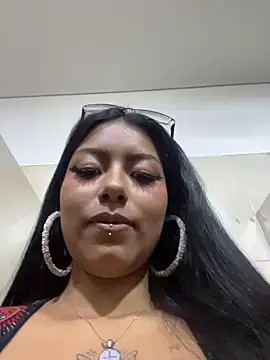 Katta_ossa - Bra off on bathroom, pinch nipples 🥵
