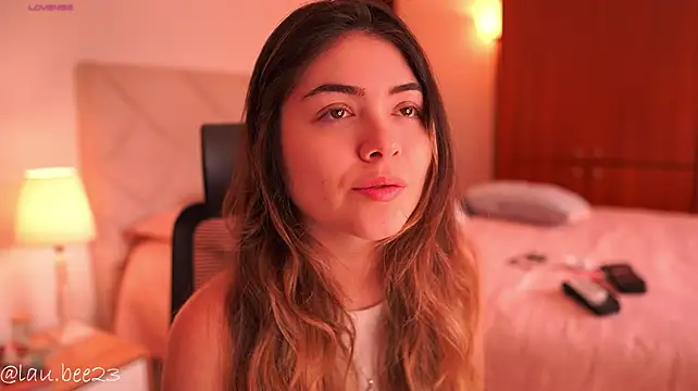 Lau_Bee - wet me with naughty ticles