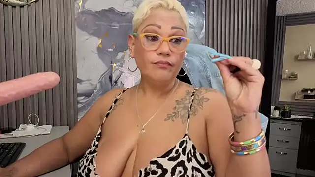 GianellaCox_ - Show & Oils in my tits