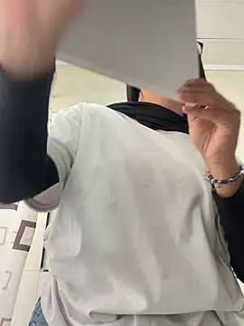 Marianahb-e - Finger in pussy