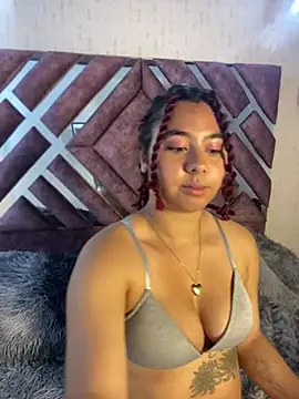 Emilia_Pink - SHOW BOOBS / TOPLES