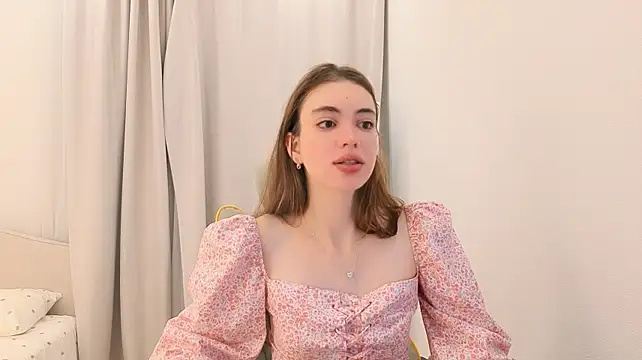 Astralmira - zoom face+eyes contact