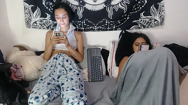 Emily_n_abby - SHOW SQUIRT X2