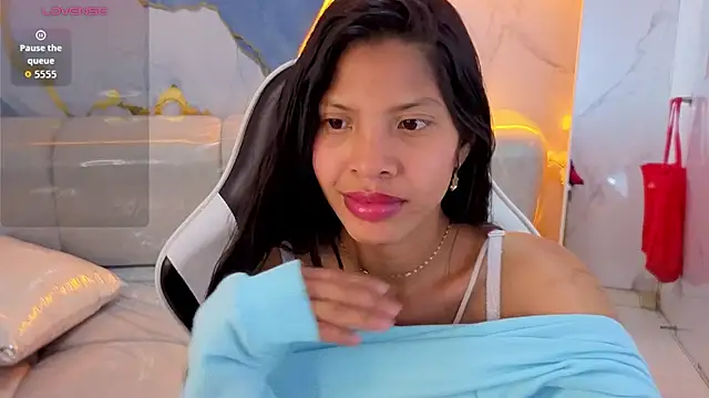 Emily_smith_t - cream in my tits