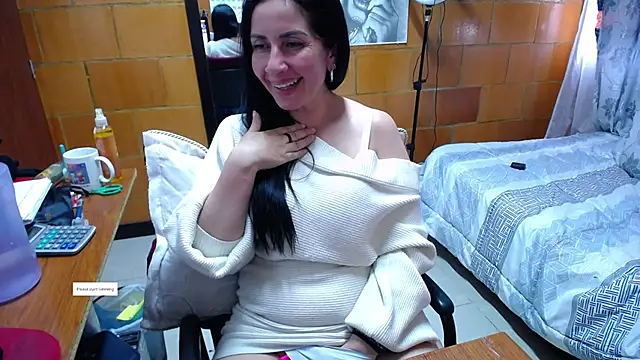 Charlote_temple - suck dildo