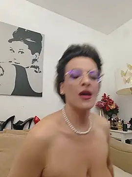 RebeccaNoble - Tease my clit 😈 pussy play 3 min ctr