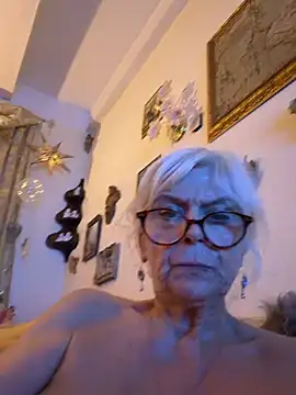 HotGrandma70 - 🍒Brüste zeigen + versautes Reden