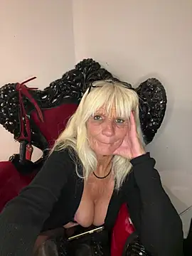 ReitherrinNatascha - Strapon Dildo Play😈