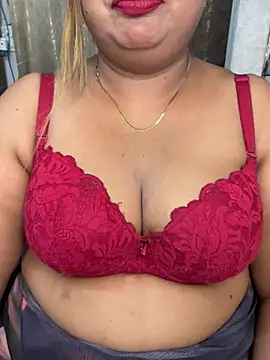 Lovely-Geet - BOOBS OILING😘😘