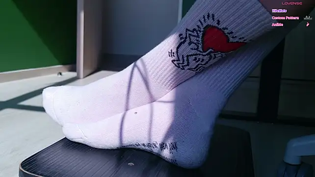 Feetbeth - Barefoot tease