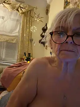 HotGrandma70 - 🍒Brüste zeigen + versautes Reden