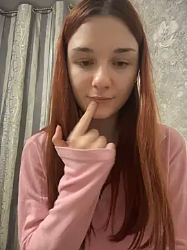 SaintMaya - Twerking without panties🍓💕