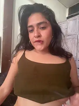 EmilyNoir1 - We played with my tits and armpits.