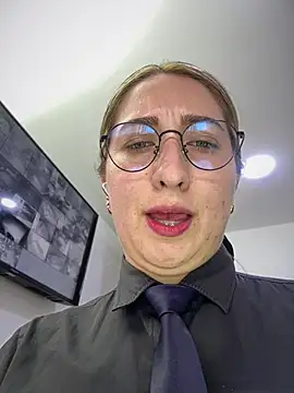 Suzy-111 - 🥵COWORKER SUCK MY TITS🍒