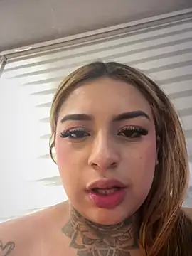 Im_Emily_ - TWERKING IN PANTIES