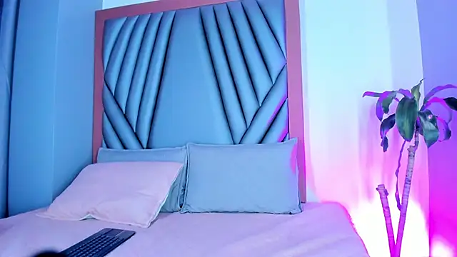 Aura-bakerr - show my boobs 😏😈
