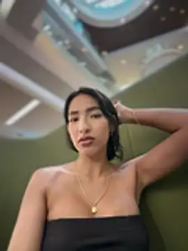 DulceLenns - Make me wet in mall with friend
