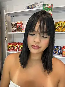 Bella-Ferrer - Finger in my pussy + big squirt