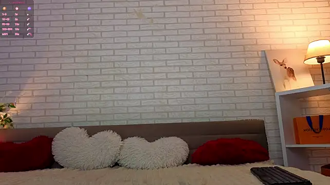 NovaBlissss - Pillow hump naked