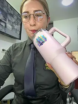 Suzy-111 - 😈COWORKER Slap my ASS X10🍑