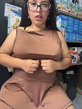 Miss_Bella_Flame - OFF MY PANTIE + PLAY WITH MY PUSSY