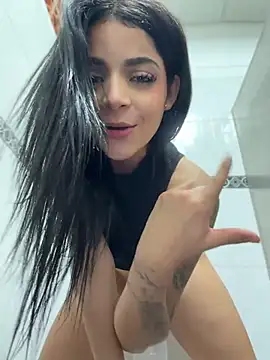 ArieliciousXXX - SQUIRT IN PUBLIC BATROOM ARIEL😍💦💦💦