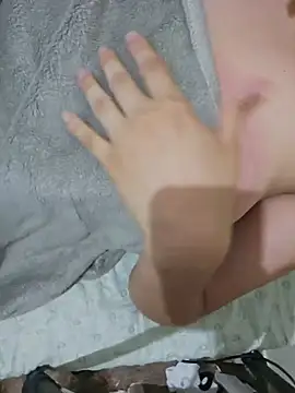 BabyHinas - suck tits