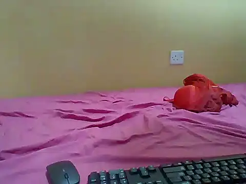 Juicy_boobie - welcome to my room guys.naked body