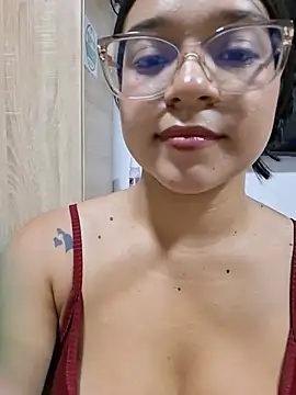 -VICKKY - naked + masturbation