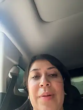 Emilyjohanson - Cumming with your tits out