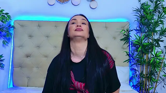 Daliya_ - Make me feel like a queen 👑
