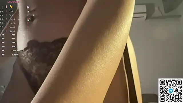 PetulaGunton - Help me take off my sexy top🥵🥵