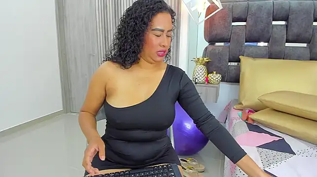 -Cleo_ - Delicious pussyplay🔥😈