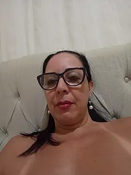 Regina475 - De 4 sentando no Dildo