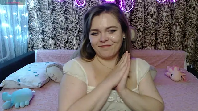 HotJenifferLove - saving money for new outfit