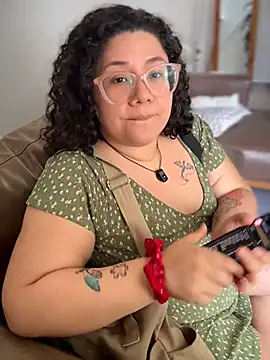 CurlyMilf_Vannexxxa - Naked cum show + 5 min
