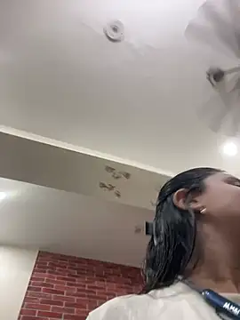 Assybauty - Nude dance and shower show