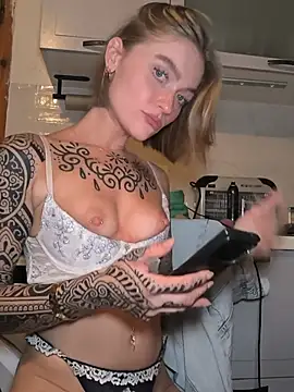 Goldi159 - Tip 45 Token for two hot videos 🔥